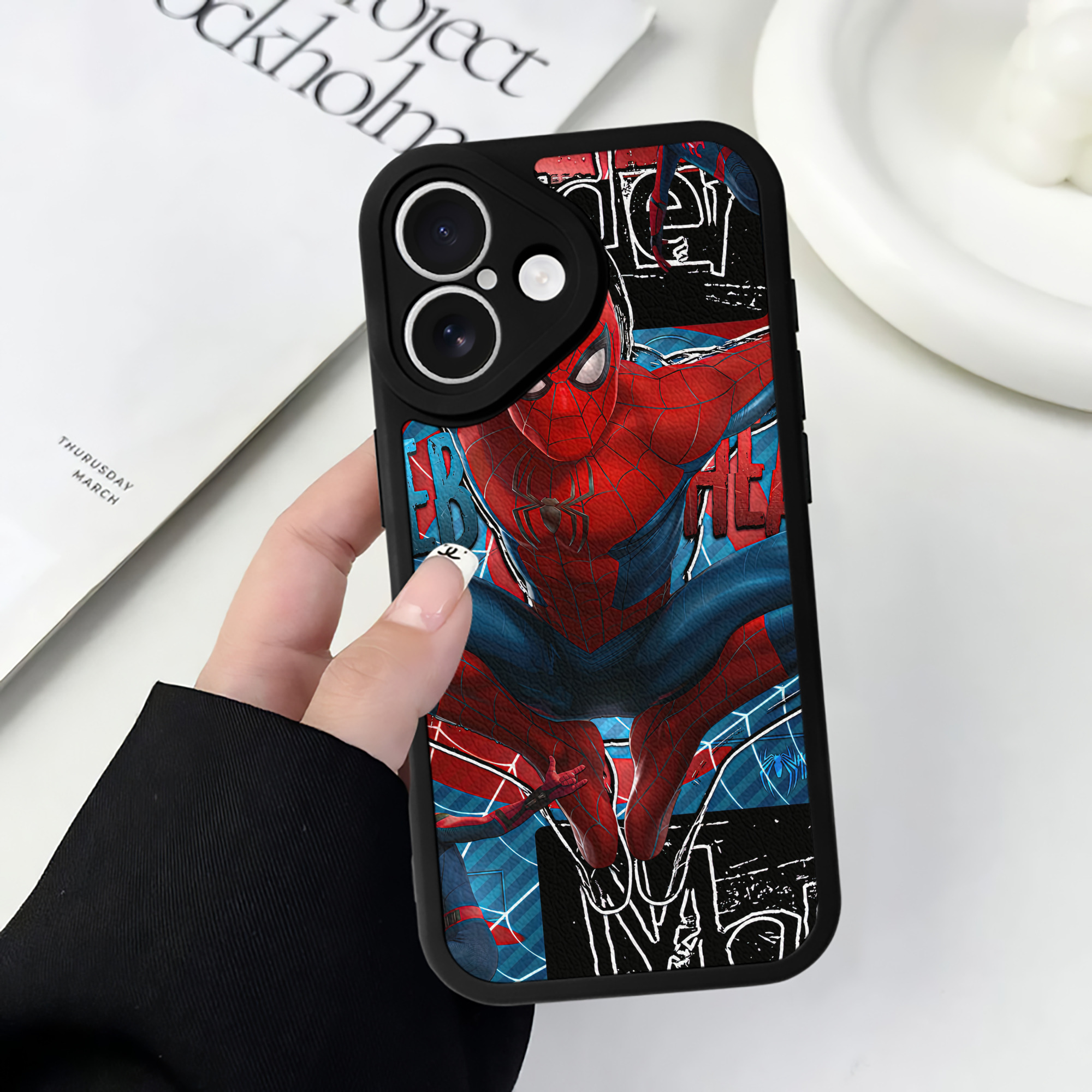 Spider Man スパイダーマン 【iPhone 16シリーズ対応】シリコンスマホケース（レザー調） 材質：シリコン